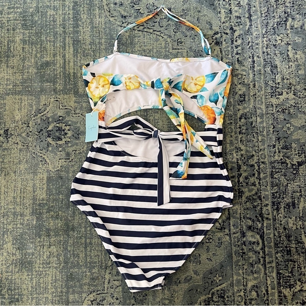 Cupshe Swimsuit M - Picture 2 of 5